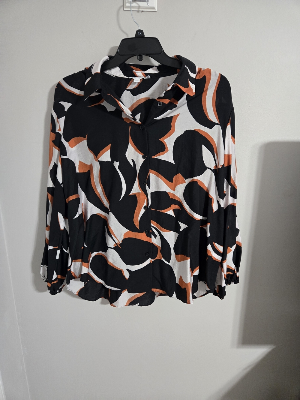 Chico's Black, White & Orange Abstract Button-Up Blouse
